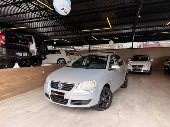 VOLKSWAGEN POLO SEDAN 1.6 8V GASOLINA 4P MANUAL